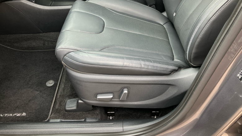 Hyundai SANTA FE 1.6 TGDi Hybrid Ultimate 5dr 4WD Auto Hybrid Estate